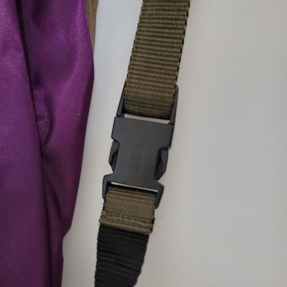 High Sierra Waist Pack Fanny Pack Bag Hiking Casual Purple Adjustable - Picture 5 of 6